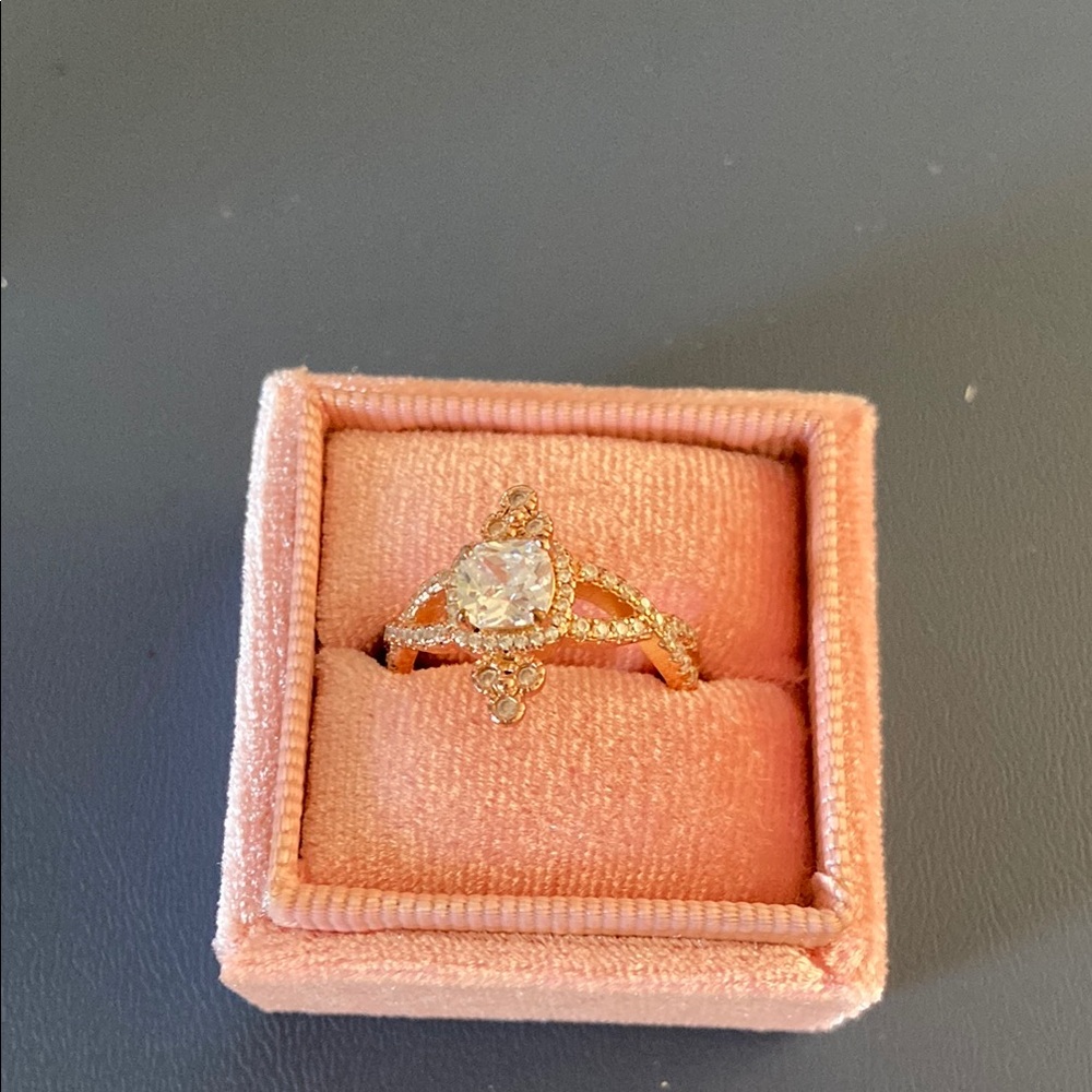 Bomb party rose gold  Gold Ring with Clear Stone